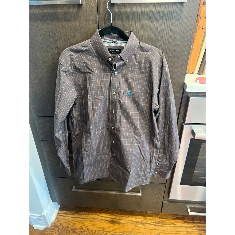Ariat Pro Series long sleeve button-up shirt with a brown checkered men's small